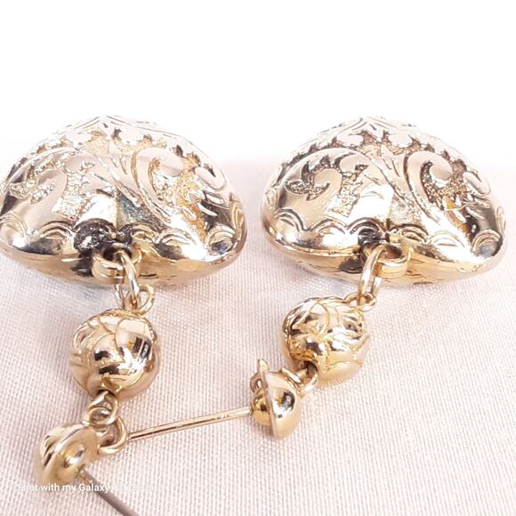 Orante Hollow Heart Dangling Earrings Gold Tone Floral Pattern - Picture 8 of 9
